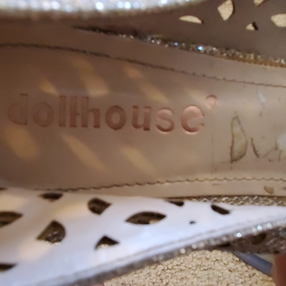 Flats - Picture 2 of 6